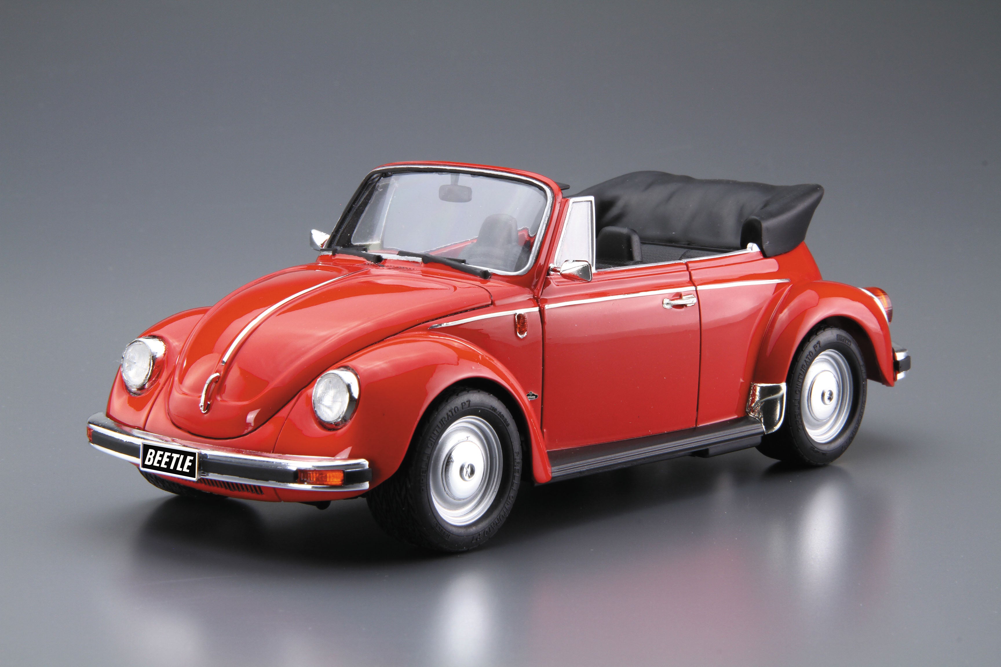 Aoshima Model Kits: Volkswagen - 15Adk Beetle 1303S Cabriolet 75 1/24