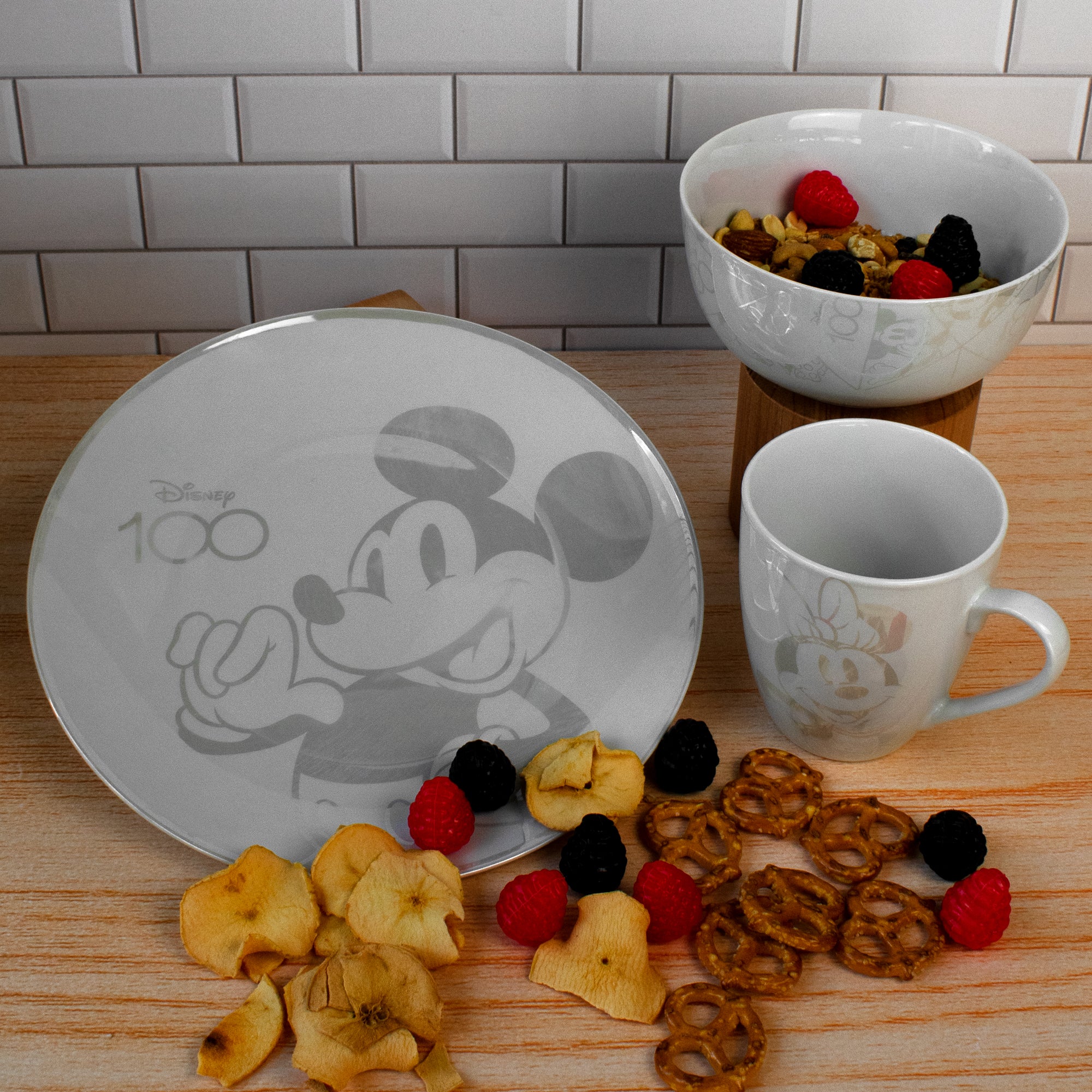 Fun Kids Vajilla De Porcelana: Disney 100 - Minnie y Mickey 12 Piezas