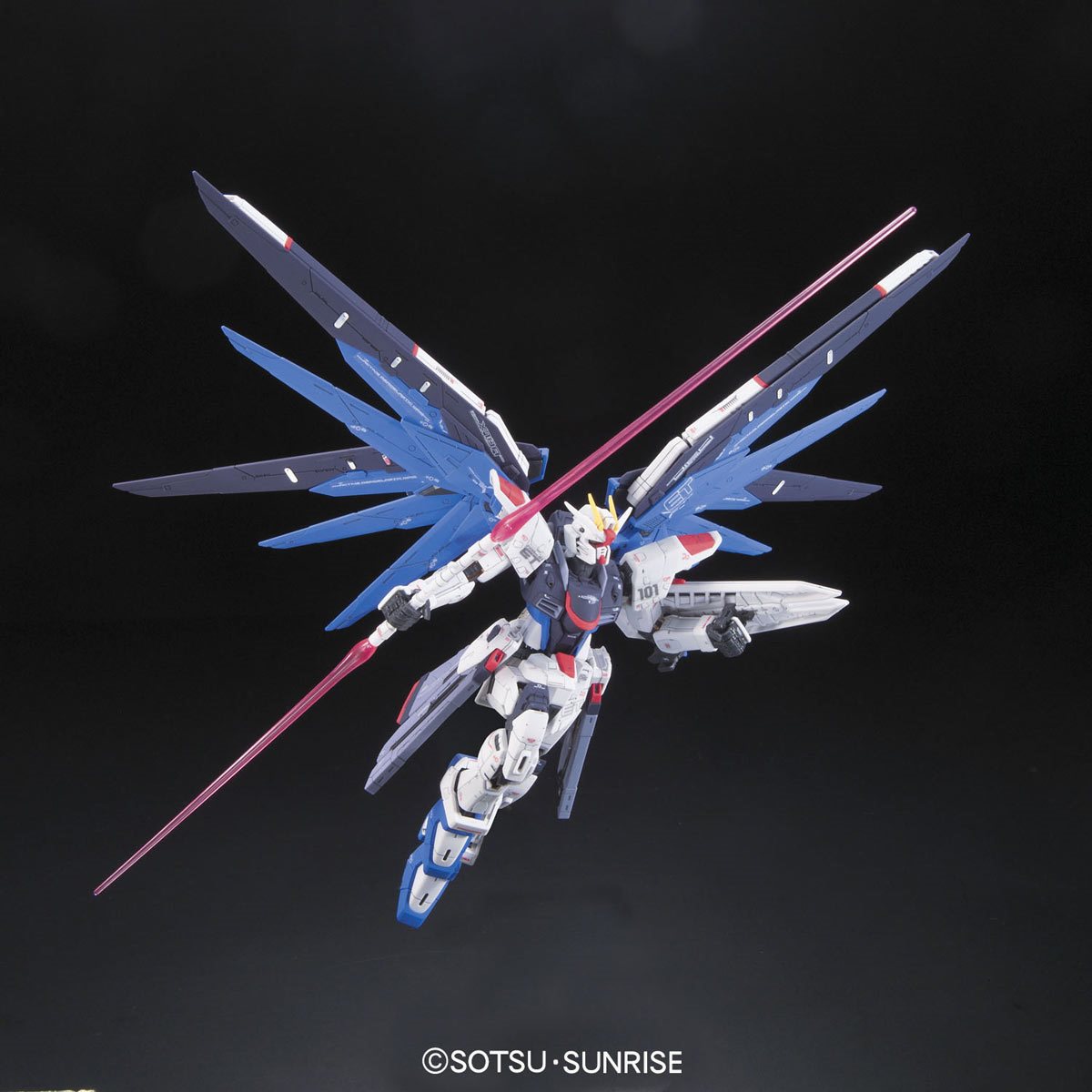 Bandai Hobby Gunpla Real Grade Model Kit: Mobile Suit Gundam Seed - Freedom Escala 1/144 Kit De Plastico