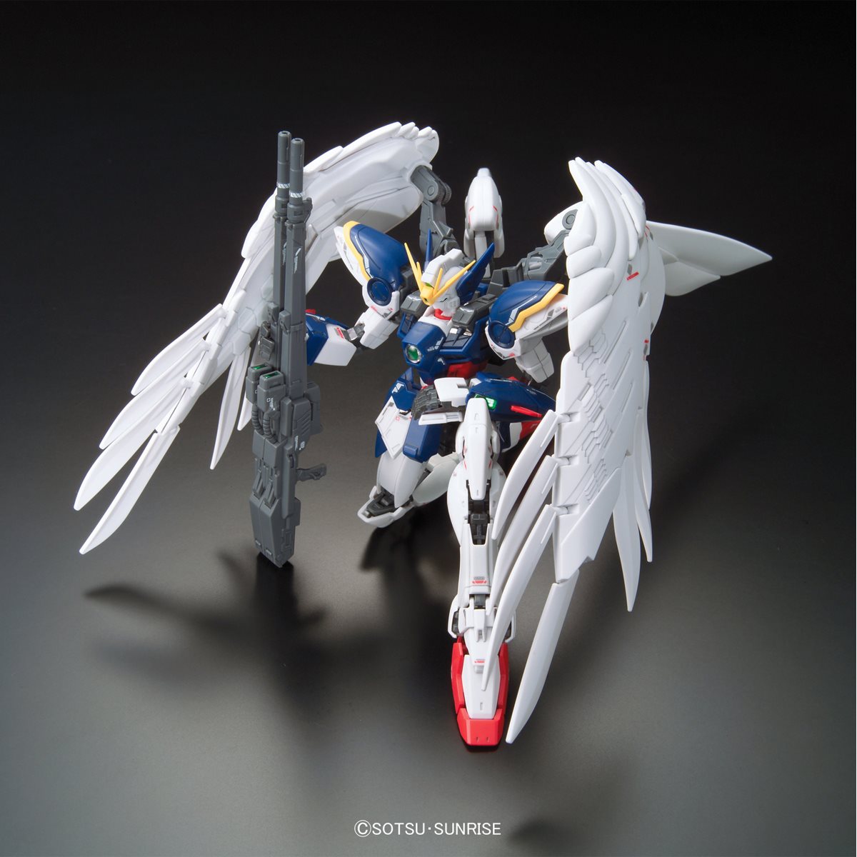 Bandai Hobby Gunpla Real Grade Model Kit: Gundam Wing Endless Waltz - 17 Wing Gundam Zero Kit De Plastico