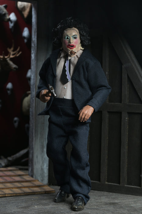 NECA Figura de Accion Vestida: La masacre de Texas  - Leatherface con Mascara de Mujer 8 Pulgadas