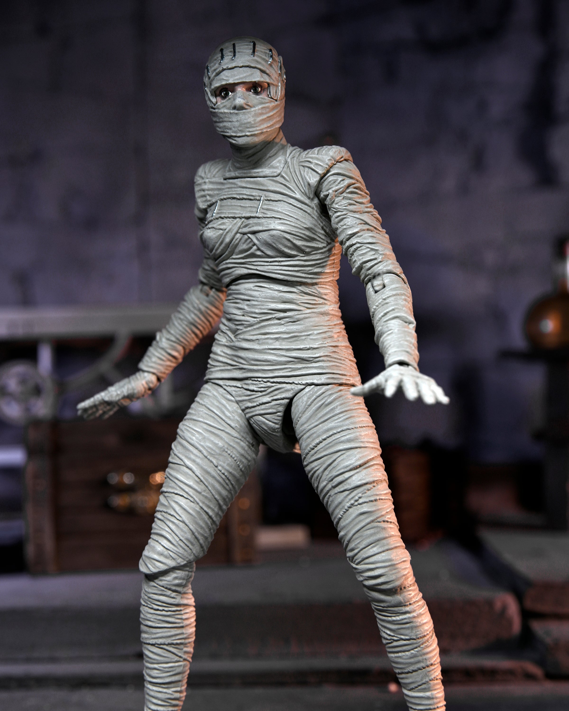Neca Figura de Accion Ultimate: Universal Monster - La Novia De Frankenstein Color 7 Pulgadas
