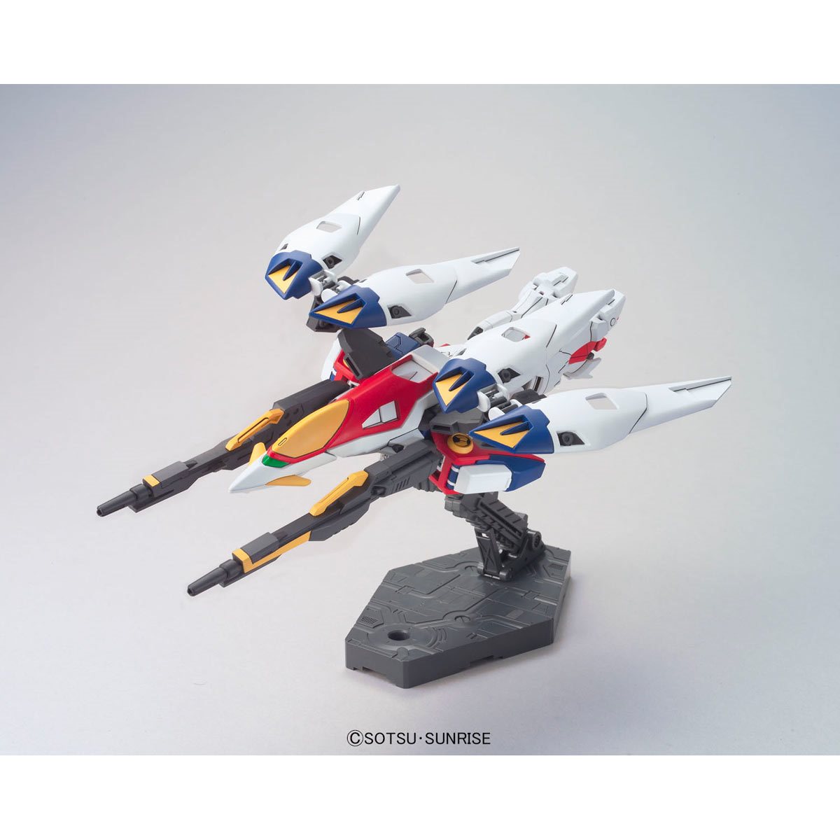 Bandai Hobby Gunpla High Grade Model Kit: Mobile Suit Gundam Wing - Zero Escala 1/144