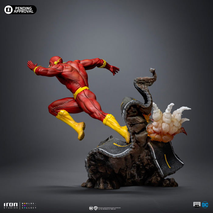 IRON Studios: DC Comics - Flash Escala de Arte 1/10