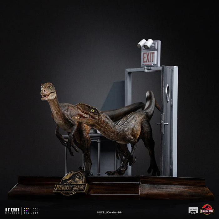 IRON Studios: Jurassic Park - Raptors at the Kitchens Door Escala de Arte 1/10