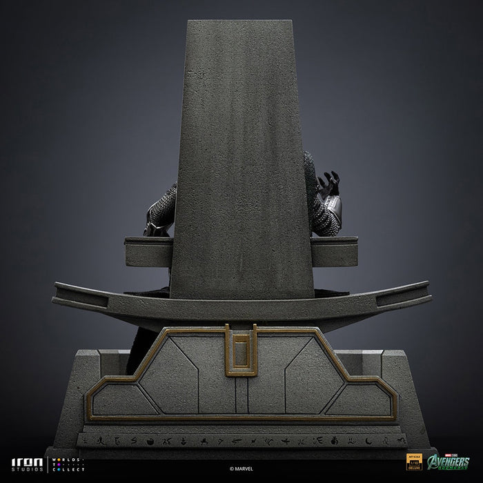 Iron Studios: Avengers Doomsday - Doctor Doom en Trono Escala de Arte 1/10