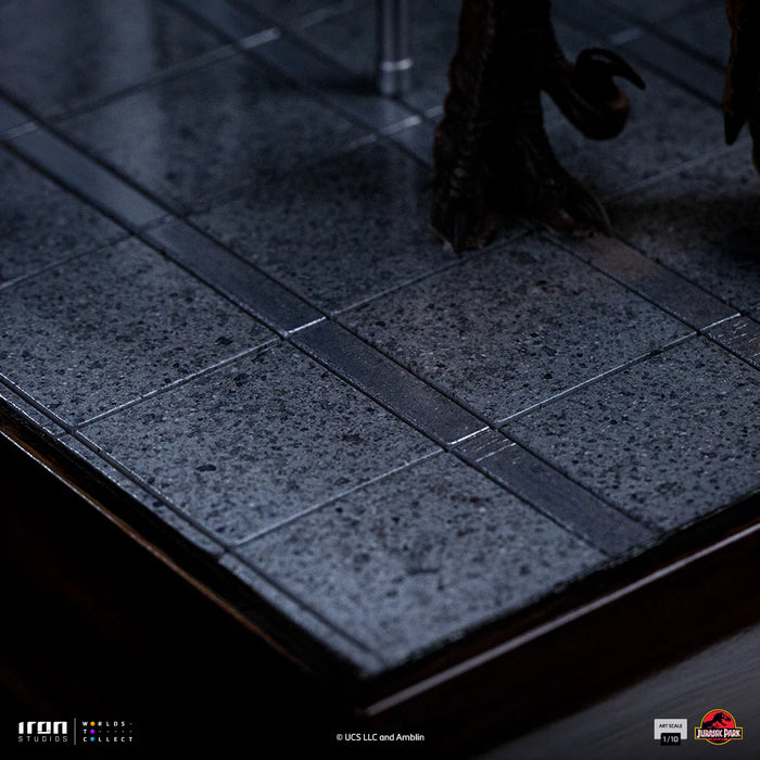 IRON Studios: Jurassic Park - Raptors at the Kitchens Door Escala de Arte 1/10