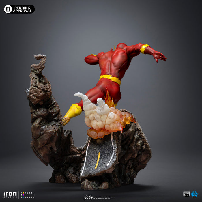 IRON Studios: DC Comics - Flash Escala de Arte 1/10