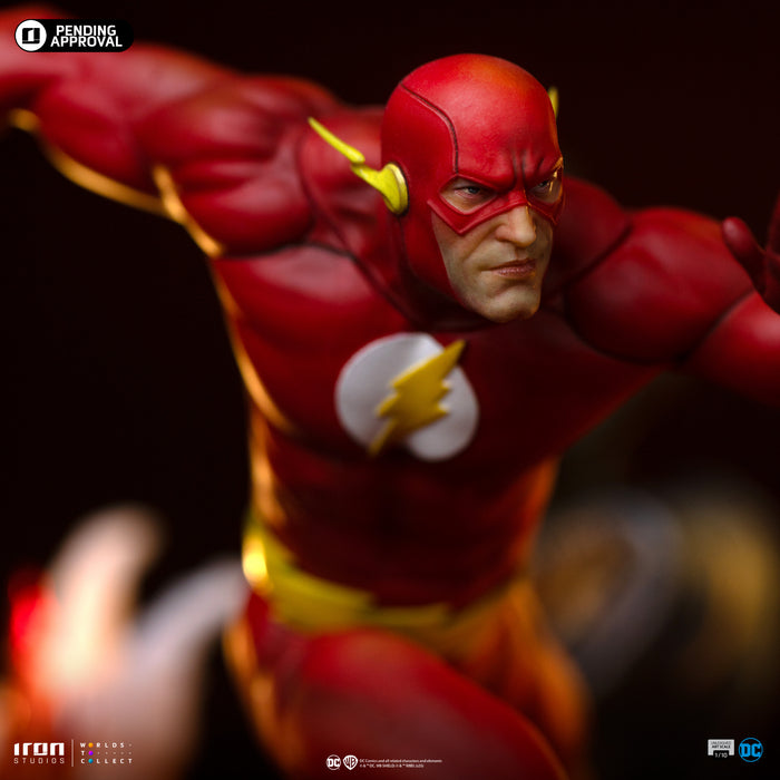 IRON Studios: DC Comics - Flash Escala de Arte 1/10