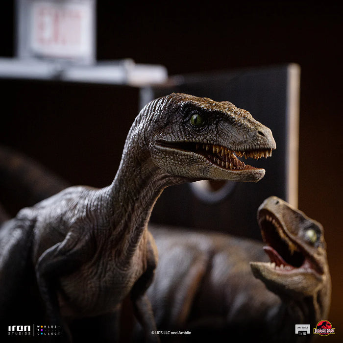 IRON Studios: Jurassic Park - Raptors at the Kitchens Door Escala de Arte 1/10