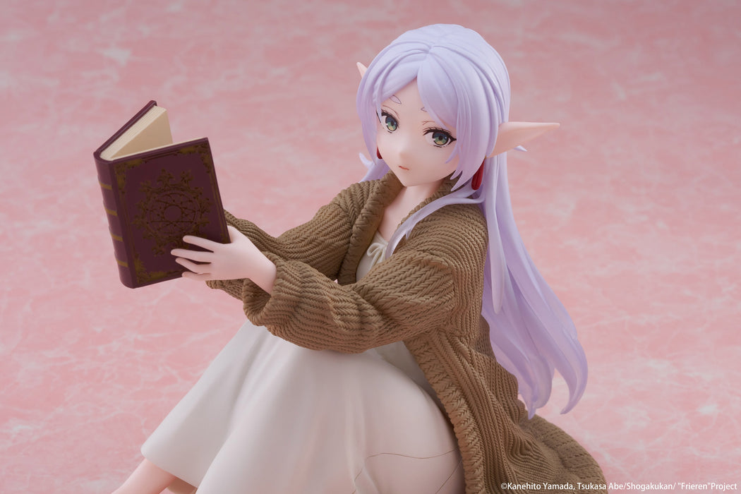 Taito Figures Desktop Cute: Frieren Beyond Journeys End - Frieren Roomwear