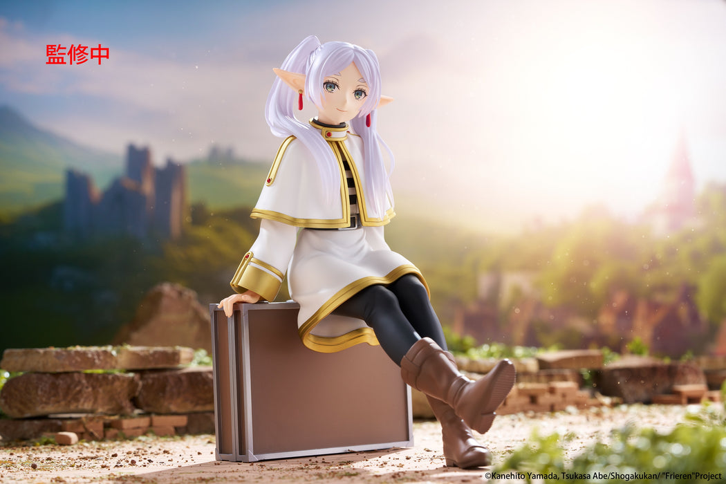 Taito Prize Figure Desktop Cute: Frieren Beyond Journeys End - Frieren Trunk Case