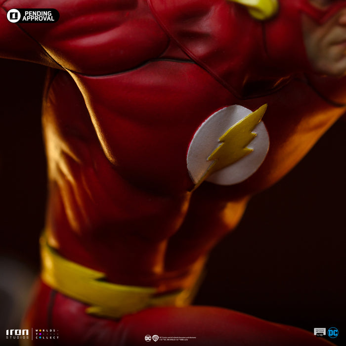 IRON Studios: DC Comics - Flash Escala de Arte 1/10