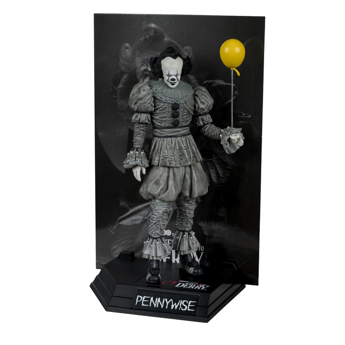 Mcfarlane Movie Maniacs Posed: Welcome To Derry - Pennywise Blanco Y Negro 6 Pulgadas