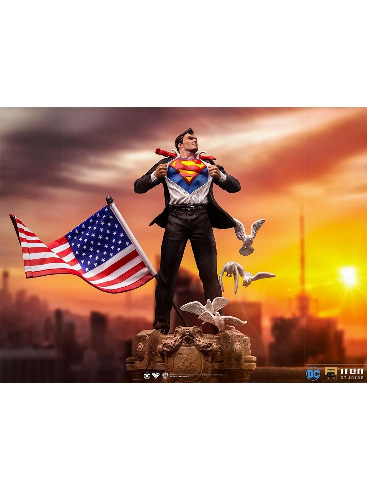 IRON Studios DC Comics: Superman - Clark Kent Deluxe Escala de Arte 1/10