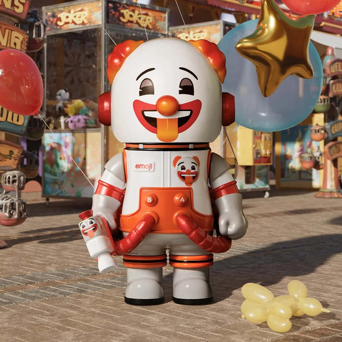 POP MART: MEGA SPACE MOLLY 100% x emoji？ - Series