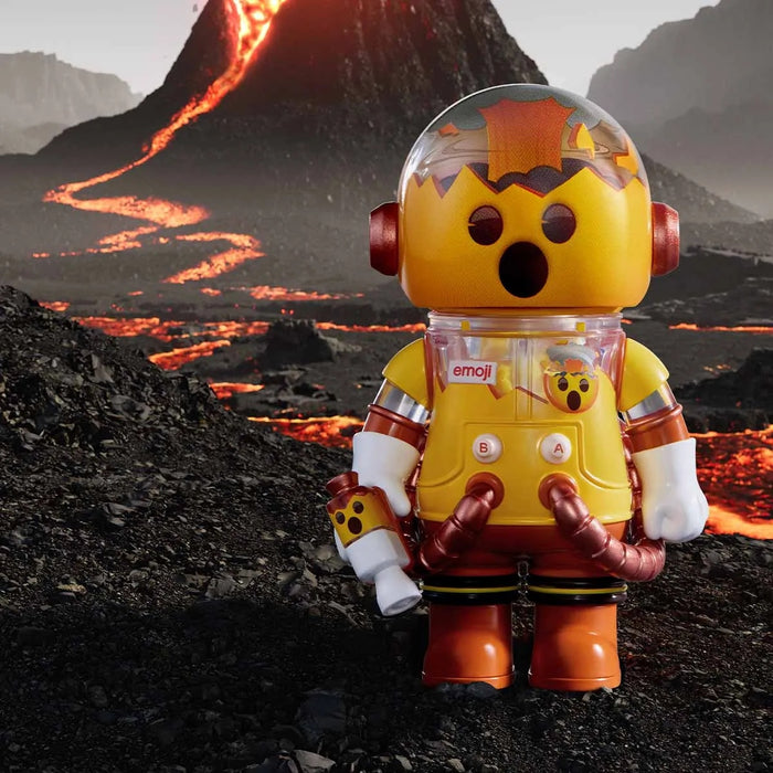 POP MART: MEGA SPACE MOLLY 100% x emoji？ - Series