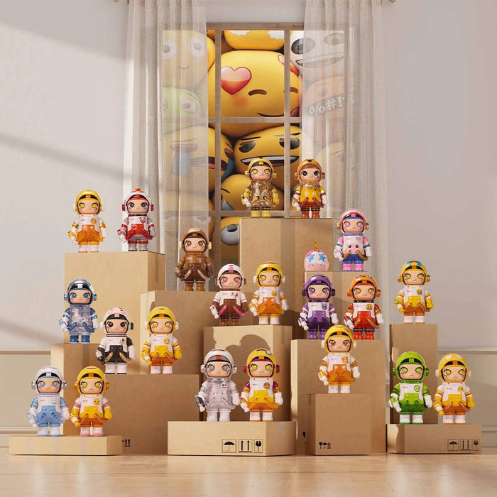 POP MART: MEGA SPACE MOLLY 100% x emoji？ - Series