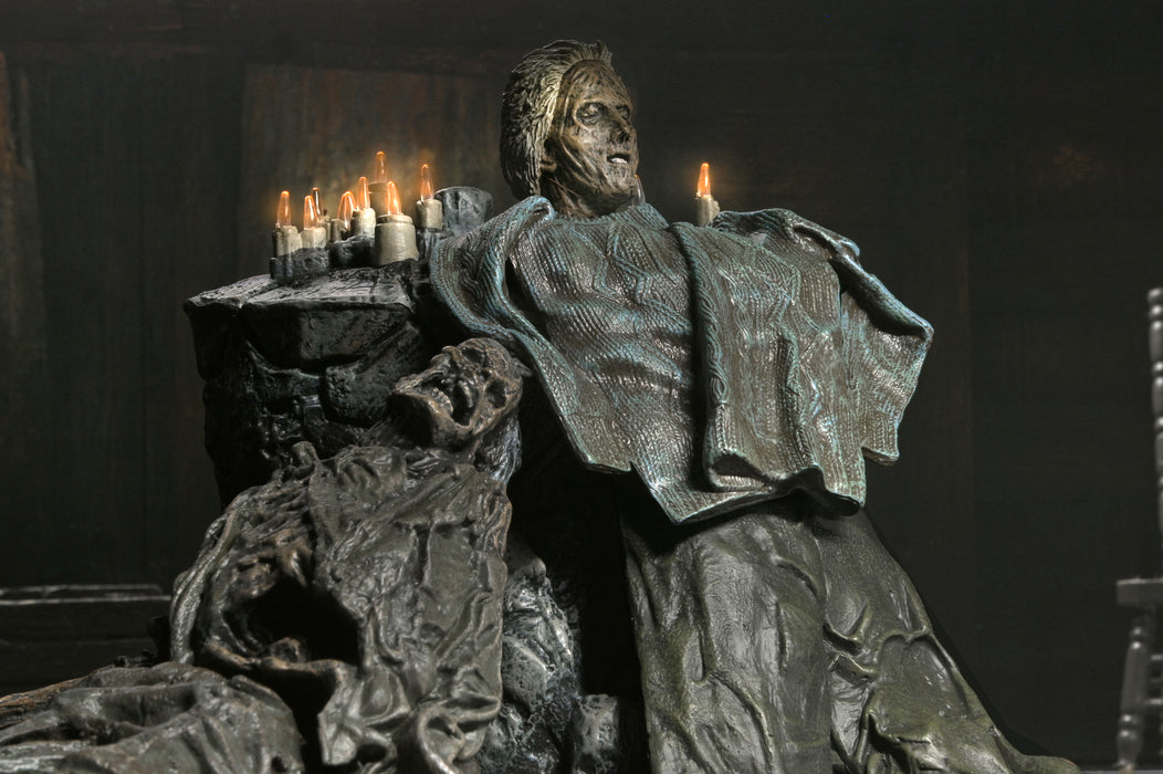 NECA Diorama: Viernes 13 The Game - Pamela Shrine