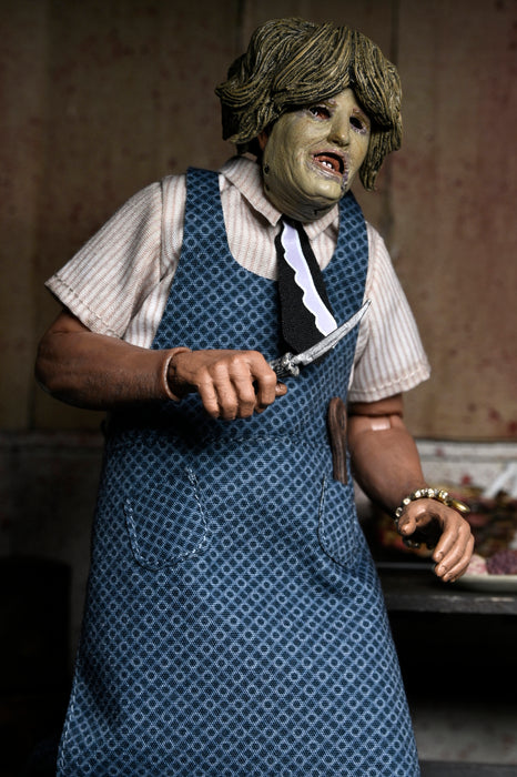 NECA Figura de Accion Vestida: La masacre de Texas - Leatherface con mascara de anciana 8 Pulgadas