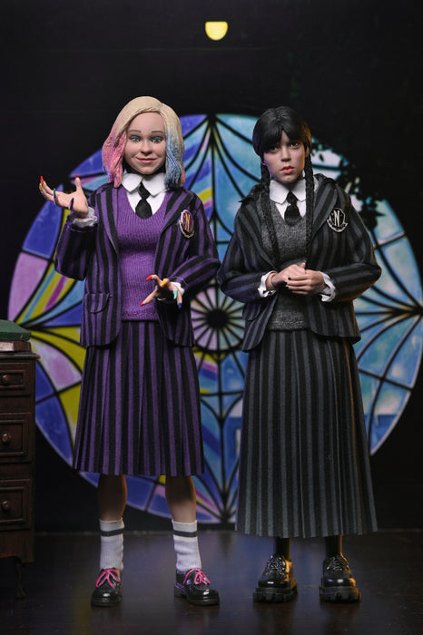 NECA Figura de Accion Vestida: Wednesday - Merlina Addams Nevermore y Enid 8 Pulgadas 2 Pack