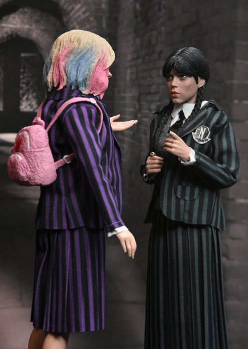 NECA Figura de Accion Vestida: Wednesday - Merlina Addams Nevermore y Enid 8 Pulgadas 2 Pack