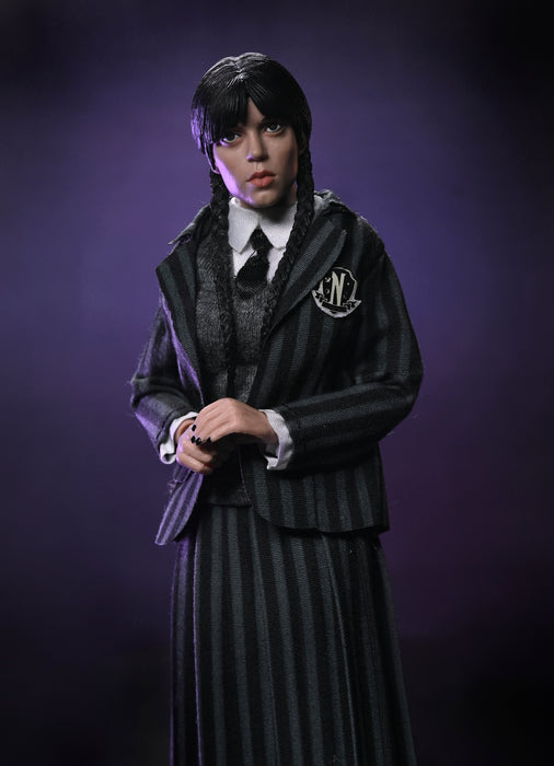 NECA Figura de Accion Vestida: Wednesday - Merlina Addams Nevermore y Enid 8 Pulgadas 2 Pack