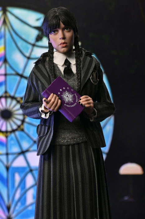 NECA Figura de Accion Vestida: Wednesday - Merlina Addams Nevermore y Enid 8 Pulgadas 2 Pack