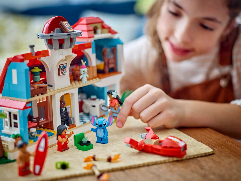 LEGO Disney Classic Casa en la Playa de Lilo y Stitch 43268