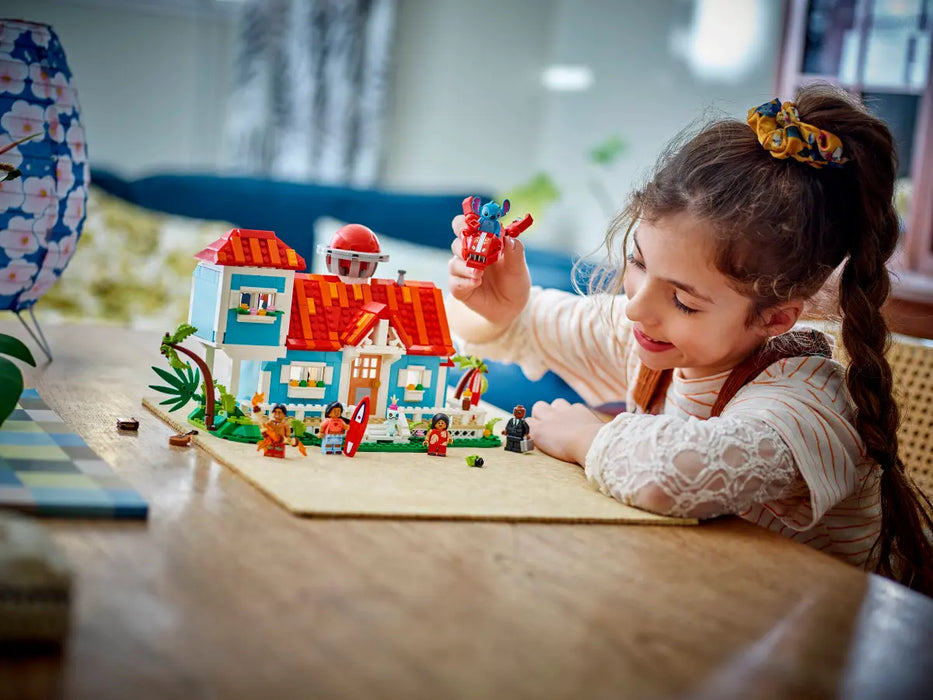 LEGO Disney Classic Casa en la Playa de Lilo y Stitch 43268