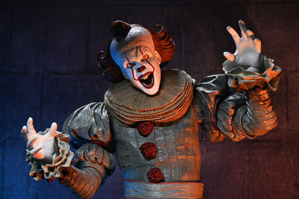 NECA Figura de Accion: Welcome to Derry - Pennywise Escala 1/4