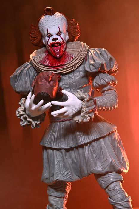 NECA Figura de Accion Ultimate: Welcome to Derry - Pennywise 7 Pulgadas