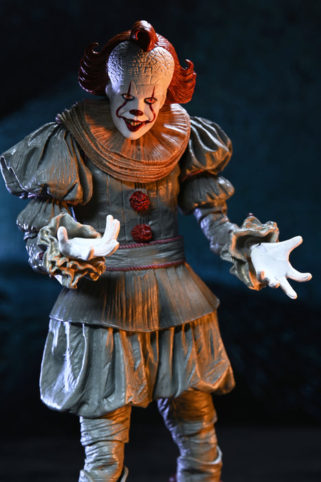 NECA Figura de Accion Ultimate: Welcome to Derry - Pennywise 7 Pulgadas