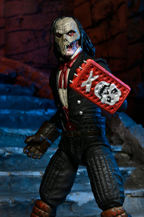 Neca Figura de Accion Ultimate: Universal Monsters x TMNT - Casey Como El Fantasma De La Opera 7 Pulgadas