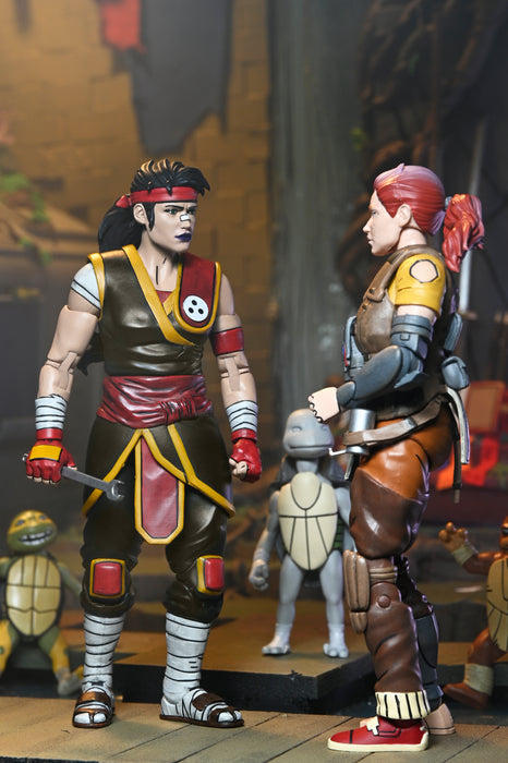 NECA Figura de Accion: TMNT The Last Ronin The Lost Years - Casey Marie con Baby Odyn y Uno 7 Pulgadas