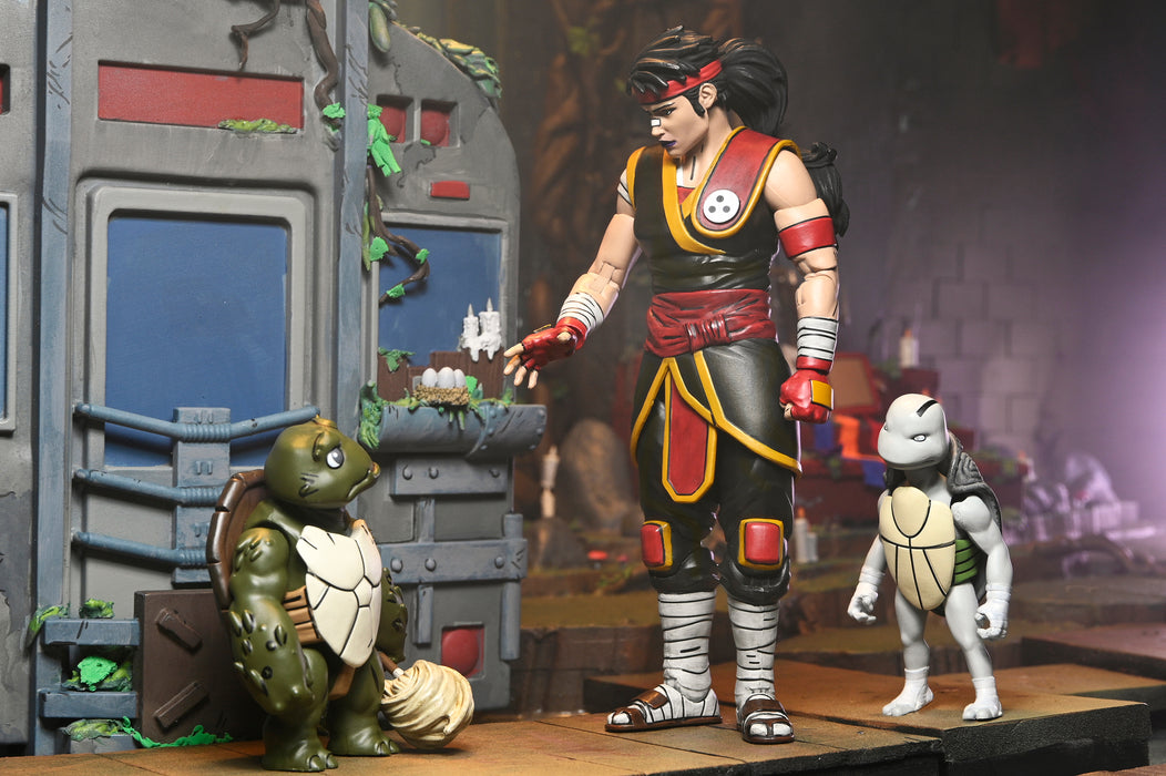 NECA Figura de Accion: TMNT The Last Ronin The Lost Years - Casey Marie con Baby Odyn y Uno 7 Pulgadas