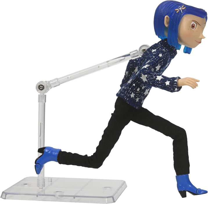 NECA Figura Articulada: Coraline - Coraline con sueter de estrellas 6 Pulgadas