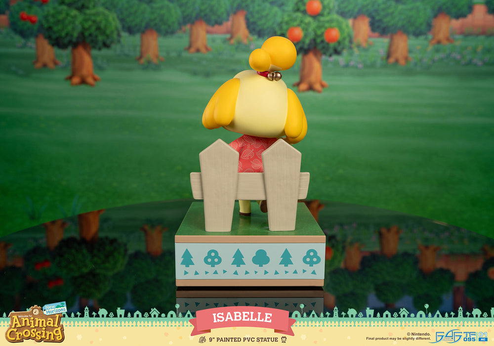 First 4 Figures: Animal Crossing New Horizons - Isabelle 8.5 Pulgadas