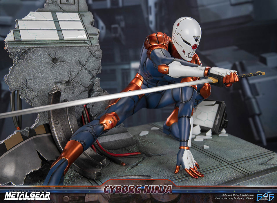 First 4 Figures: Metal Gear Solid - Cyborg Ninja Gray Fox 16 Pulgadas