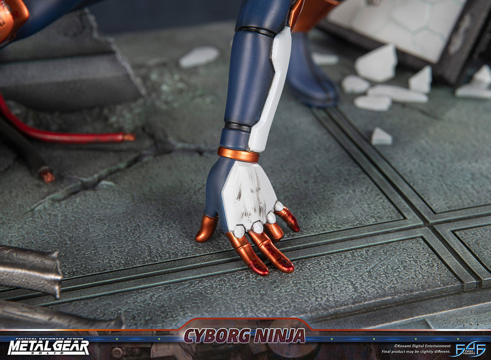 First 4 Figures: Metal Gear Solid - Cyborg Ninja Gray Fox 16 Pulgadas