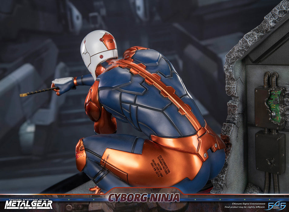 First 4 Figures: Metal Gear Solid - Cyborg Ninja Gray Fox 16 Pulgadas