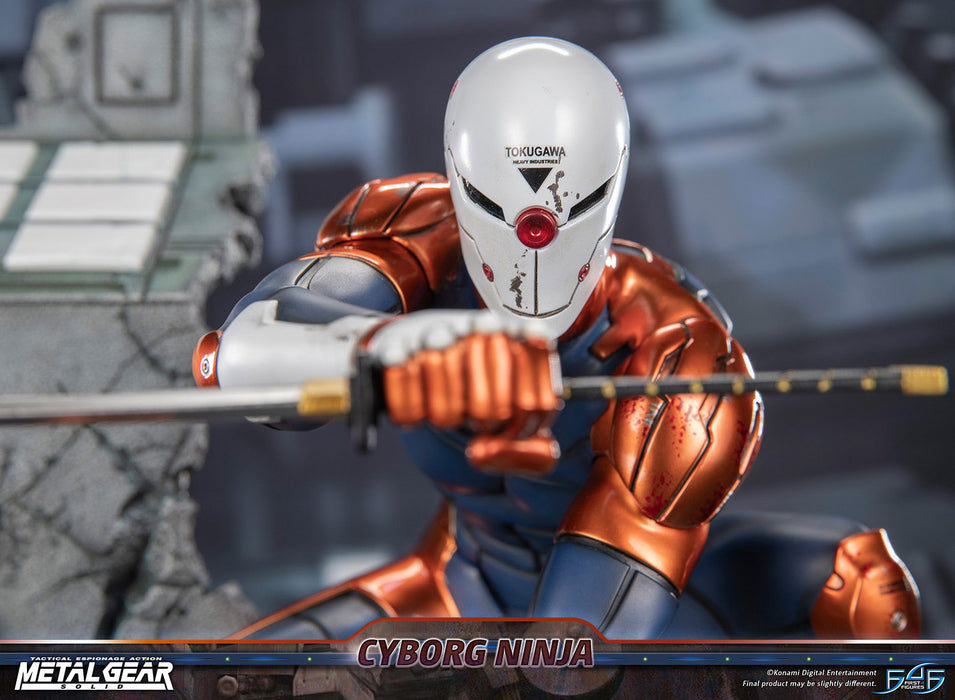First 4 Figures: Metal Gear Solid - Cyborg Ninja Gray Fox 16 Pulgadas