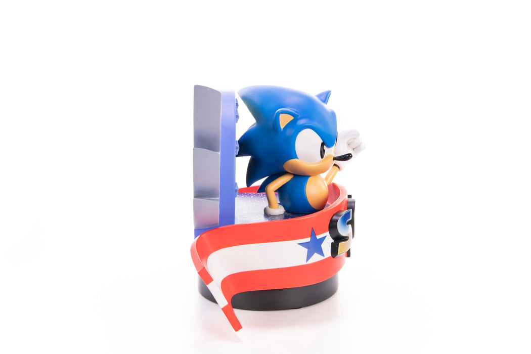 First 4 Figures: Sonic The Hedgehog - Sonic Title Screen 8.2 Pulgadas