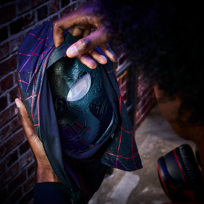 Marvel Legends Series: Spider-Man 2 Game - Miles Morales Mascara Electronica Premium