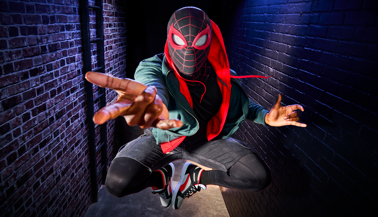 Marvel Legends Series: Spider-Man 2 Game - Miles Morales Mascara Electronica Premium