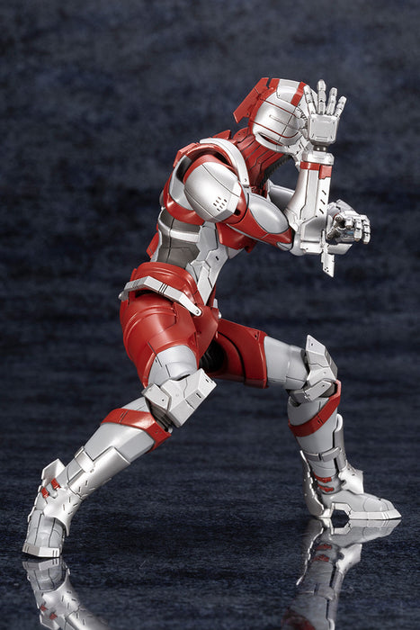 Kotobukiya: Ultraman - Ultraman by Shinjiro Hayata kit de plastico