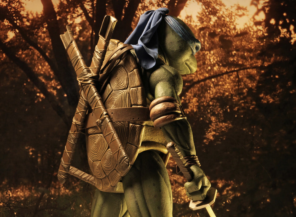 NECA Figura de Accion: TMNT Tortugas Ninja 1990 - Leonardo Escala 1/4