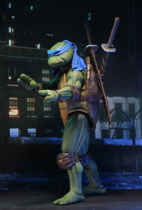 NECA Figura de Accion: TMNT Tortugas Ninja 1990 - Leonardo Escala 1/4