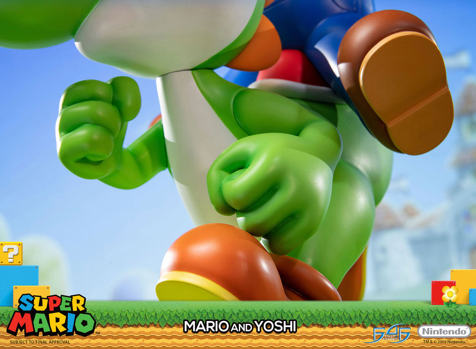 First 4 Figures: Super Mario - Mario y Yoshi Standard 19 Pulgadas