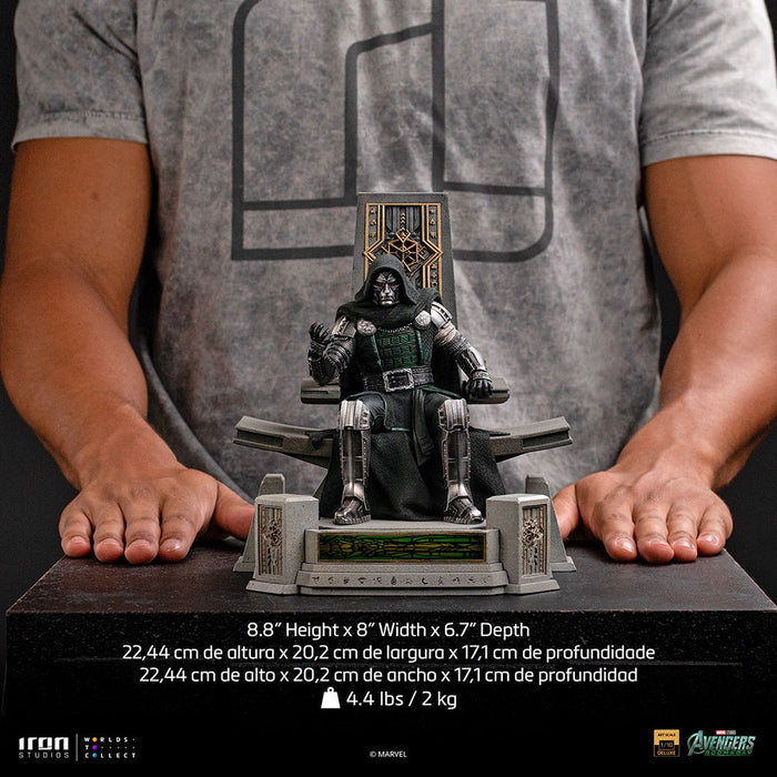 Iron Studios: Avengers Doomsday - Doctor Doom en Trono Escala de Arte 1/10